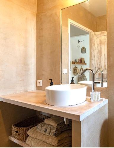 Suite Sur La Sorgue L'Isle-sur-la-Sorgue Ngoại thất bức ảnh